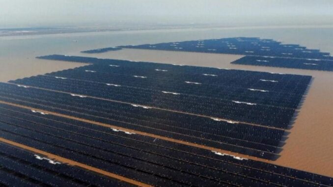 China's First Gigawatt-Scale Offshore Solar Power Plant is in Service - RaillyNews