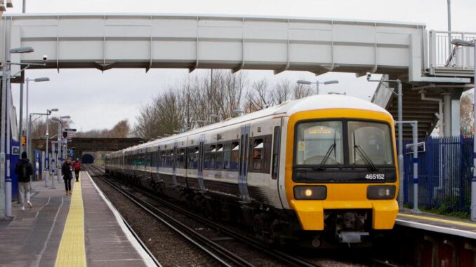 Class 465 Bogies Entrusted to Alstom in England - RaillyNews