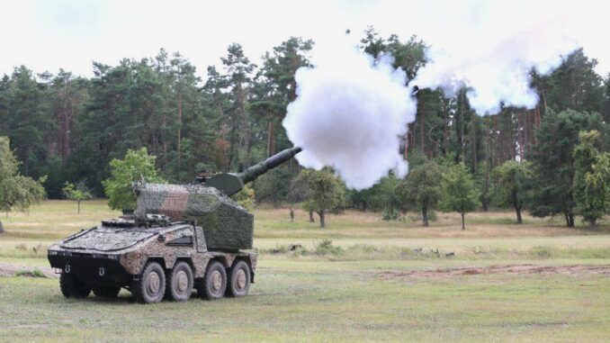 England Signs Agreement with Germany for RCH 155 Artillery System - RaillyNews
