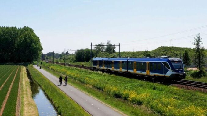 30 CAF Suburban Trains Signed in Belgrade - RaillyNews