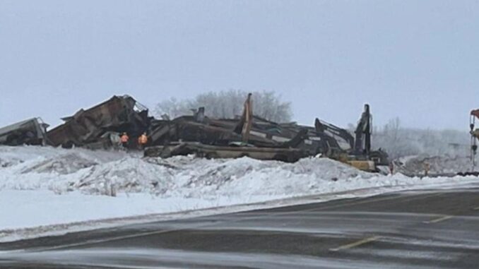 Freight Train Derails in Canada, TSB Investigates - RaillyNews