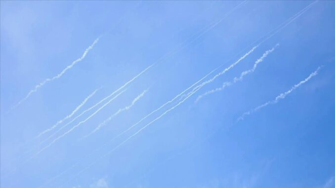 Havoc at Dubai Air Defense: 4 Injured - RaillyNews