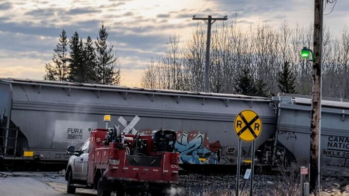 Minnesota Train Crash: 18 Carriages Derail - RaillyNews