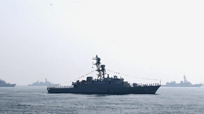 USA and Iran Discuss Sunken Iranian Warship - RaillyNews