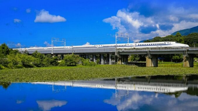 Japan's 'Golden Route' Reinvents Rail Tourism - RaillyNews