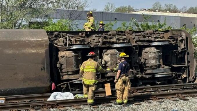 Major Train Accident in the US: Giant Locomotive Derails - RaillyNews