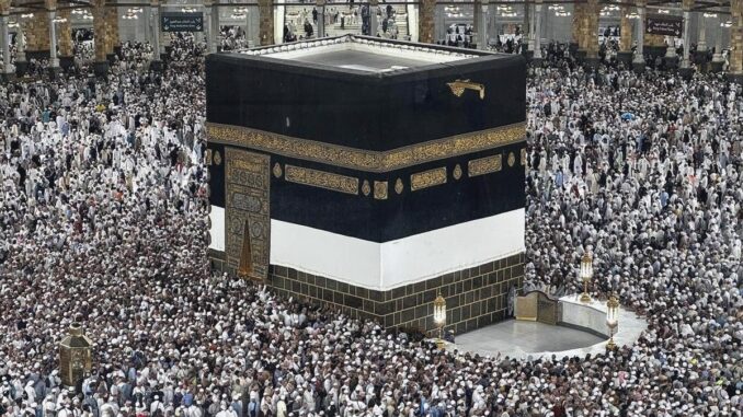 Millions of Muslims Perform Hajj: Farewell in the Holy Lands - RaillyNews