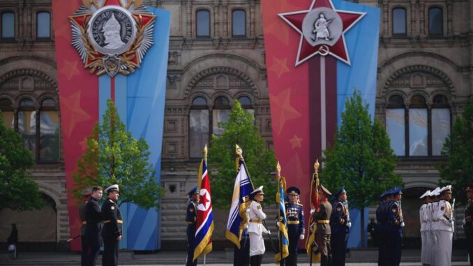 North Korean Soldiers First at Red Square - RaillyNews