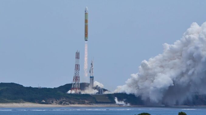 Japan's H3-30S Rocket Launches 6 Satellites - RaillyNews