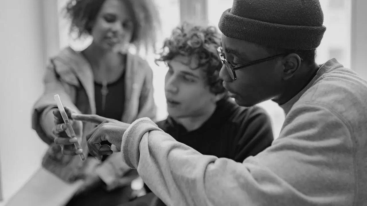 Youth Future Confidence Declines in UK: New Study - RaillyNews